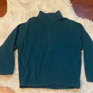 Woman’s Lululemon Green sweatshirt